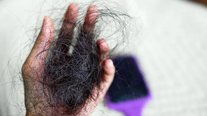 10 Cara Mengatasi Kerontokan Rambut Setelah Melahirkan