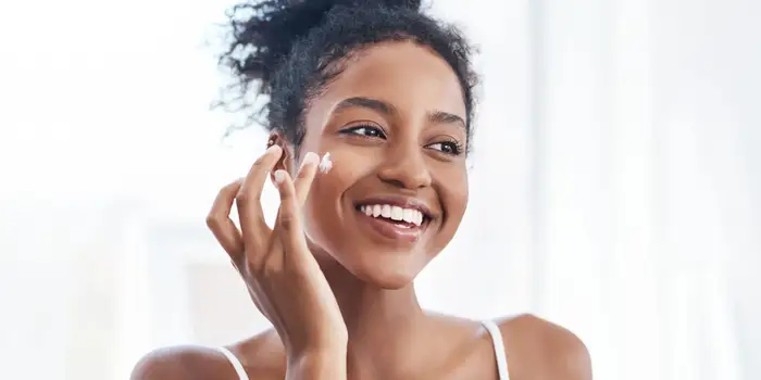 7 Tips Kulit Tetap Glowing Meski Lagi Jerawatan