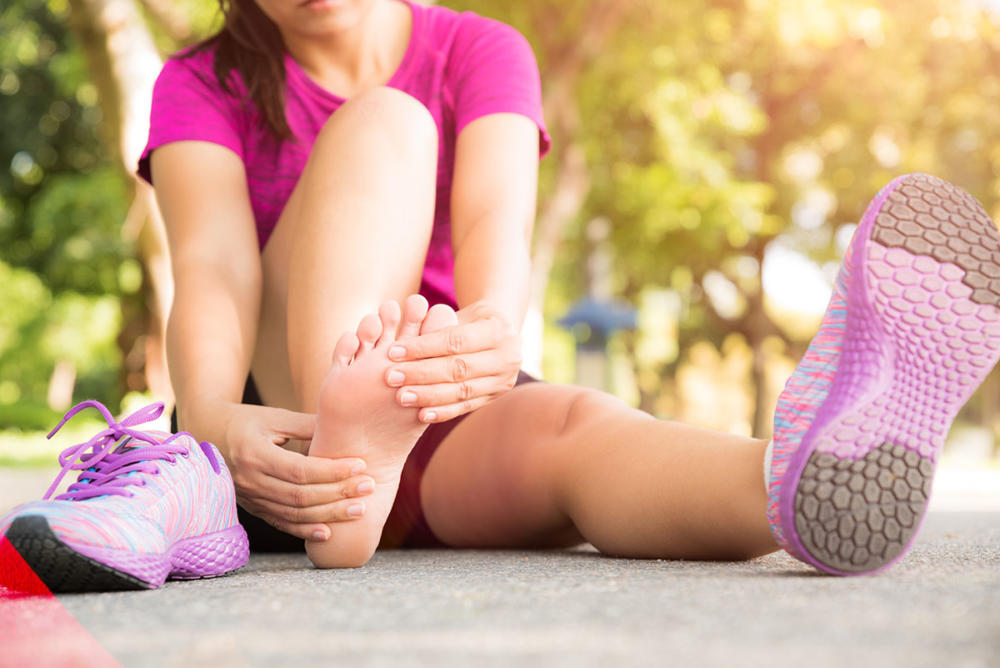 5 Tips Merawat Kaki Setelah Berjalan Jauh