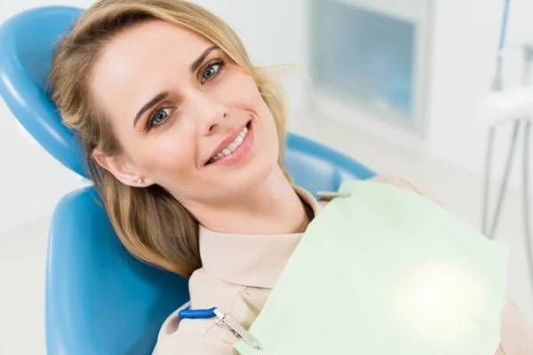 10 Tips Menjaga Gigi Tetap Sehat di Usia 40-an