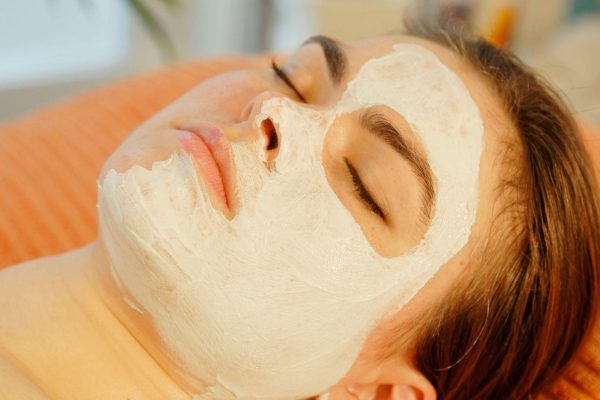5 Masker DIY untuk Menghaluskan Kulit Dagu