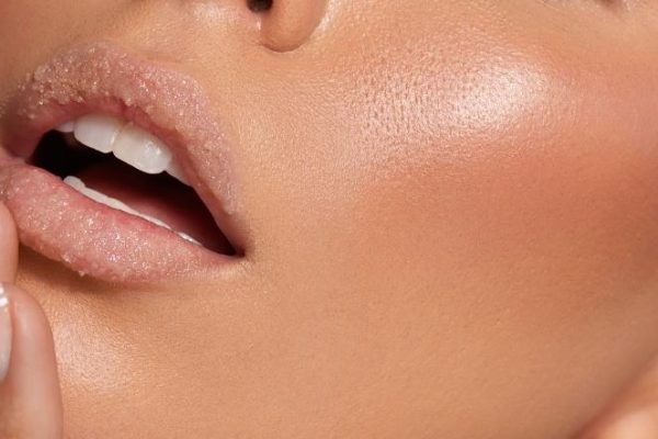 10 Tips Bibir Sehat untuk Kamu yang Punya Kulit Sensitif